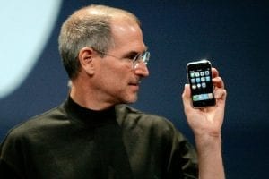 první iphone a steve jobs