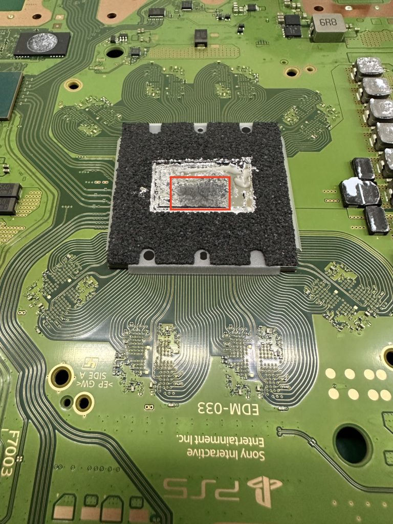 oxidace tekutého kovu na procesoru ps5